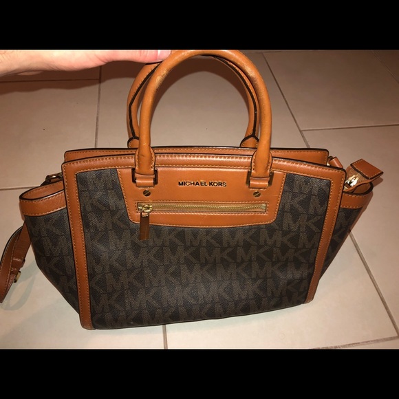 Michael Kors hand bag - Picture 1 of 4